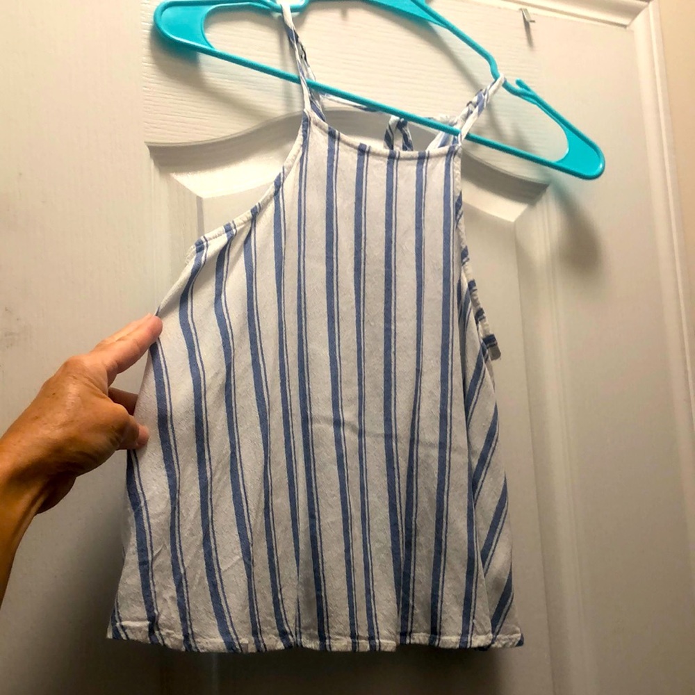 Hollister top